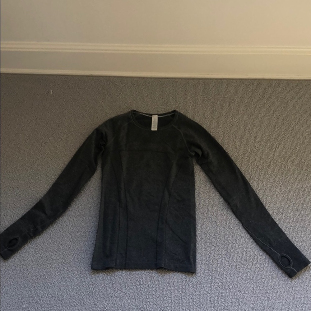 IVIVVA kids medium grey long sleeve shirt